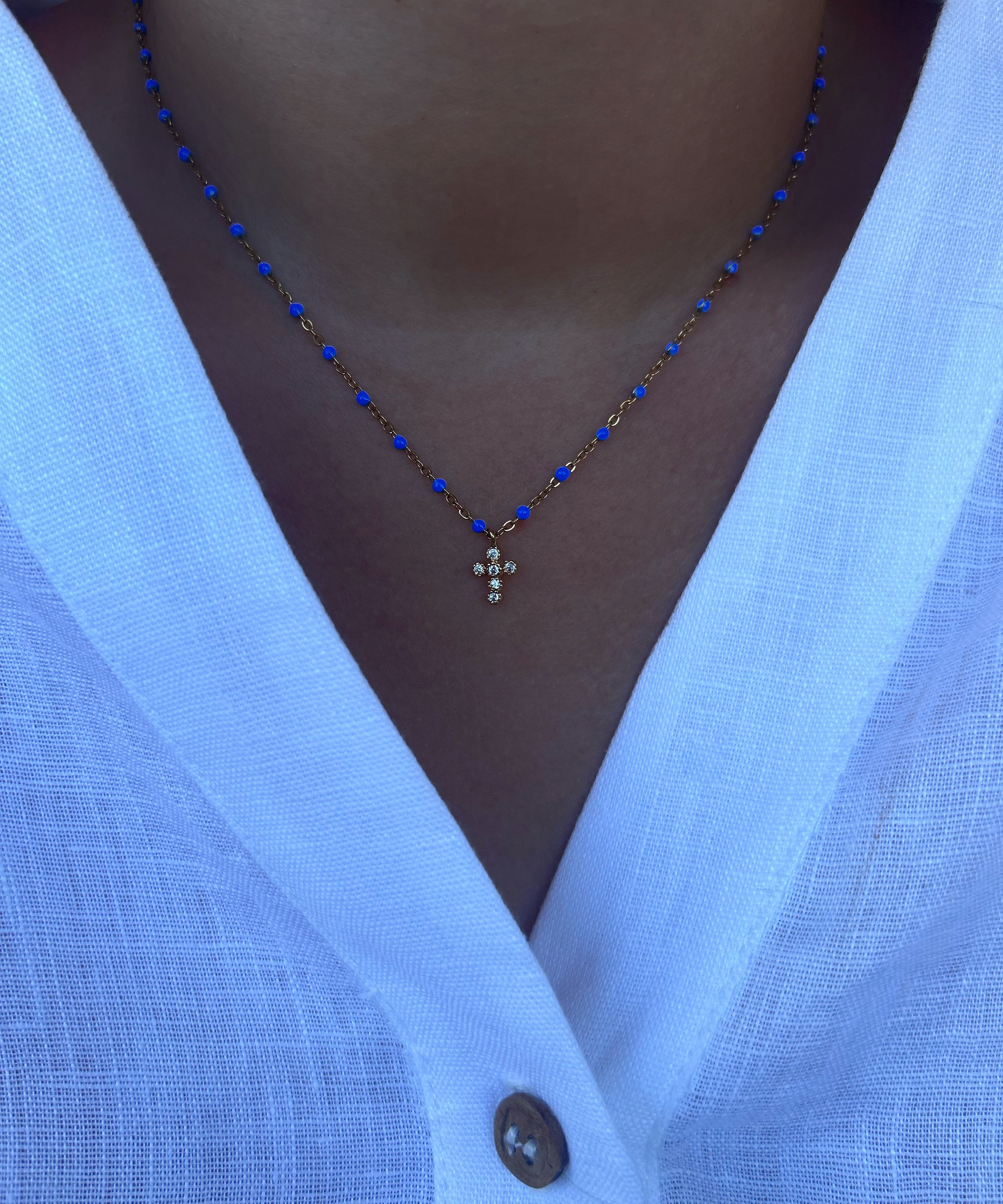 CLEAR NECKLACE